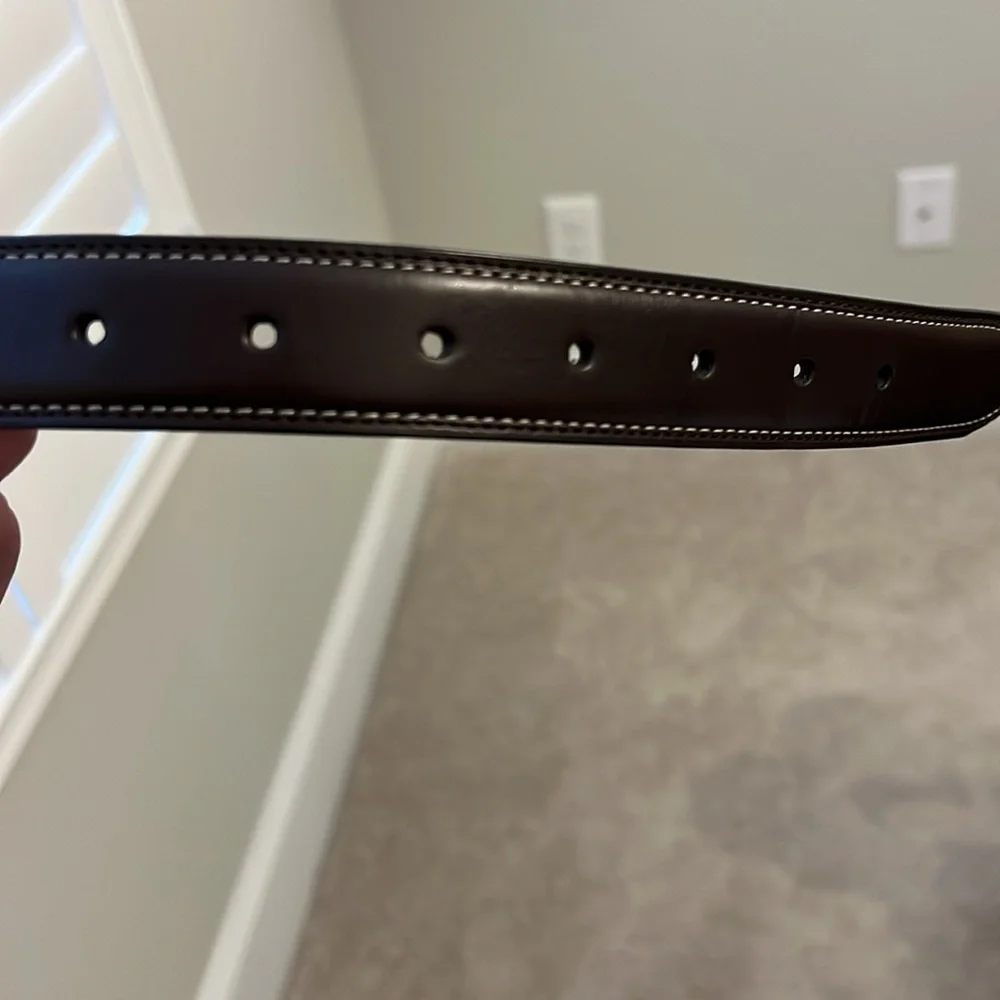 NWOT Boys Imitation Leather Tommy Hilfiger Belt. Perfect Condition. Medium 26-28